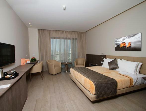 Promenade Hotel Zalqa Eksteriør billede