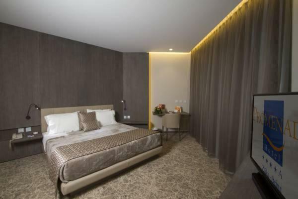 Promenade Hotel Zalqa Eksteriør billede